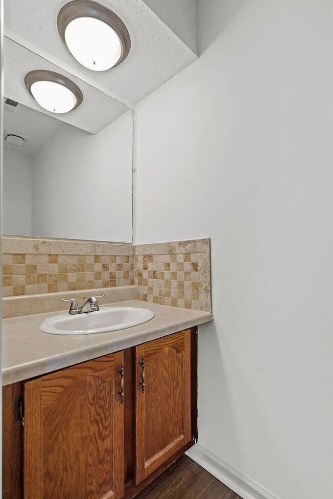Foto del edificio - 1304 Essex Ct