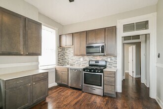 Building Photo - 2821-2823 Henrietta Pl