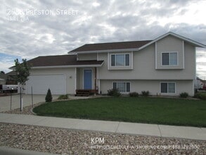Building Photo - 2988 Preston St
