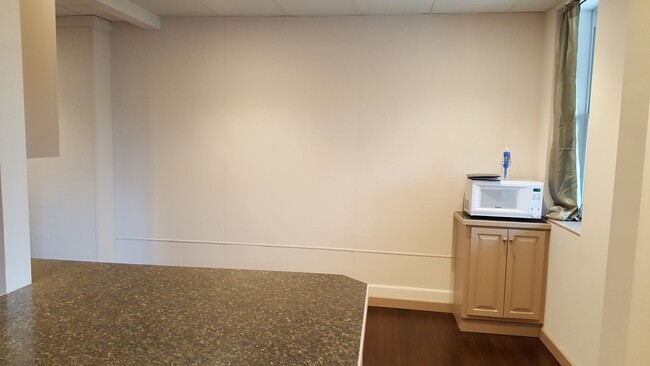 Dining Room - 117 E Beaufort St
