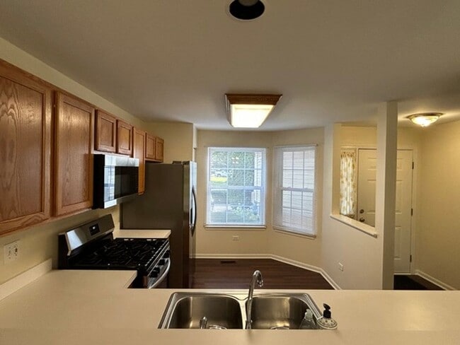 Foto del edificio - **MOVE IN BY DECEMBER 1ST AND RECEIVE FREE JANUARY RENT!**