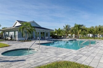 Building Photo - 2401 Ariane Dr