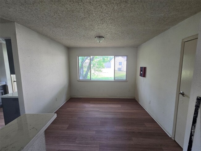 Building Photo - 16331 Dew Drop Ln