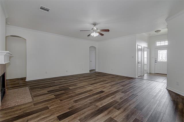 Foto del edificio - 1140 Hidden Meadow Dr