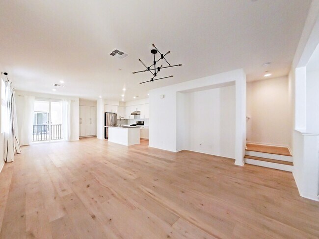 Foto del edificio - Los Alamitos Condo - 3 Bedroom / 2.5 Bathr...