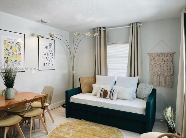 Foto del edificio - 2796 SW 34th Ct