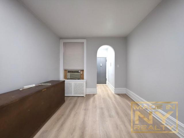 Building Photo - 1 bedroom in ASTORIA NY 11106