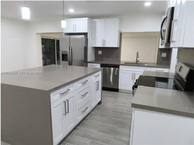 Foto del edificio - 1030 SW 96th Ave
