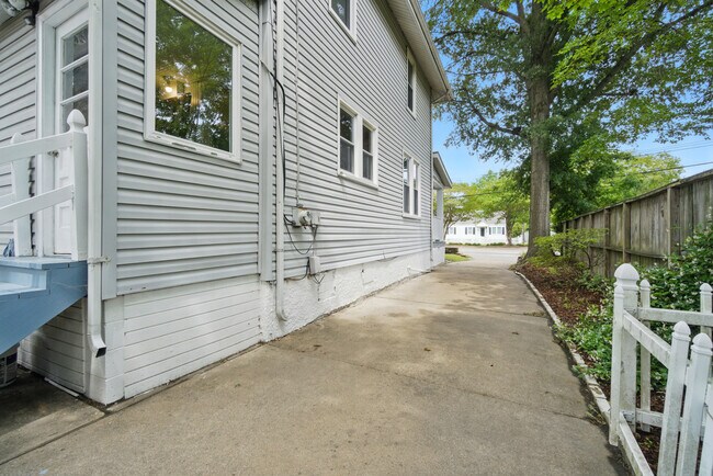 Foto del edificio - 5611 Hampton Blvd