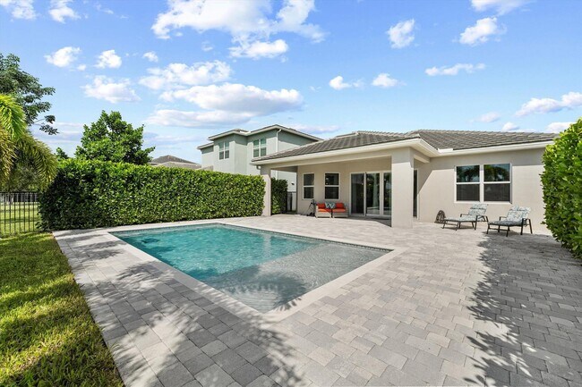 Foto del edificio - 15431 Goldfinch Cir