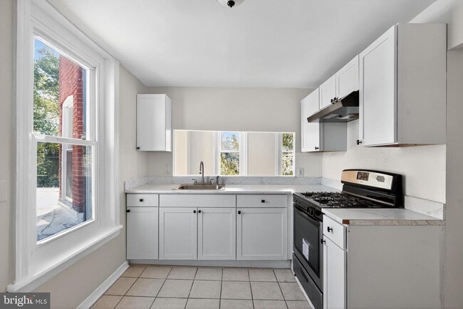 Building Photo - 59 Southard St