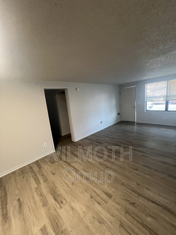 Foto del edificio - 2000 Indianapolis Rd