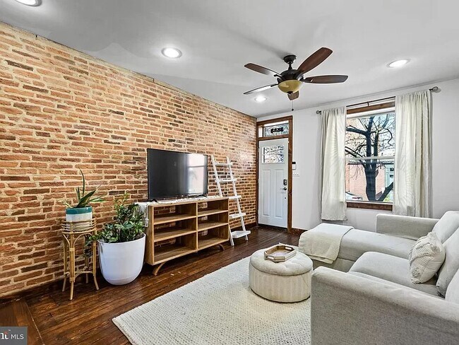 Building Photo - 3523 Gough St