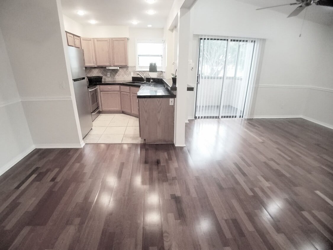 Primary Photo - Beautiful 1/1 Wood Floors Condo for Rent i...