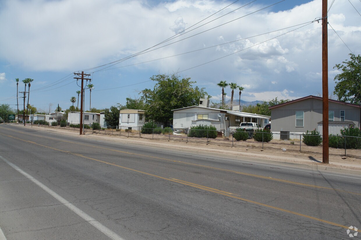 Primary Photo - Continental West