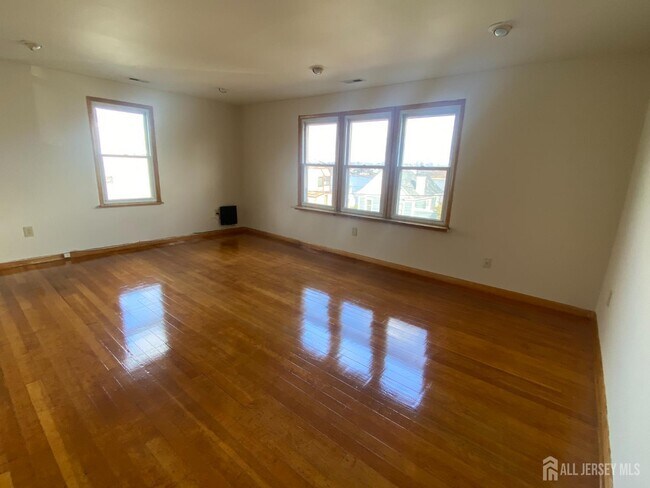 Foto del edificio - 155 Livingston Ave