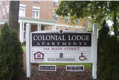 Building Photo - Colonial Lodge