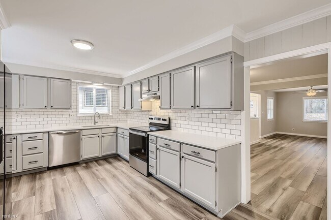 Foto del edificio - 5 br, 2 bath House - 4045 South Elati Street