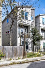 Building Photo - 3105 Gillespie St