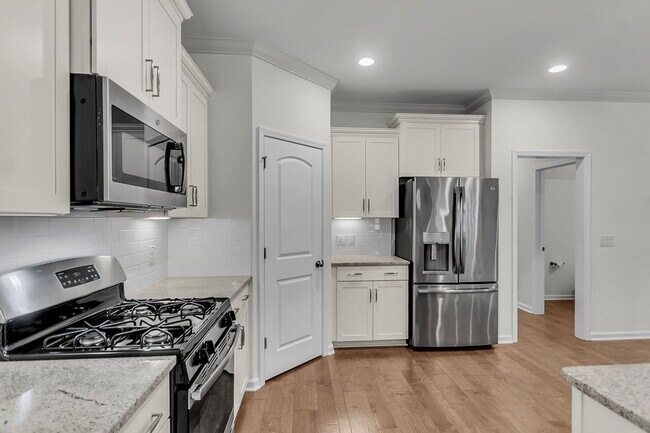 Building Photo - 4 Bed 3 Bath on Tepal - NEW