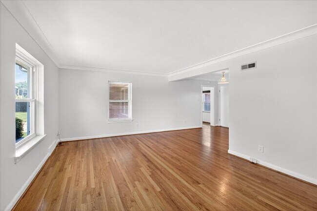 Foto del edificio - 7512 Dale Ave