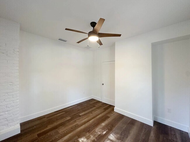 Foto del edificio - 1009 NW 6th Ave