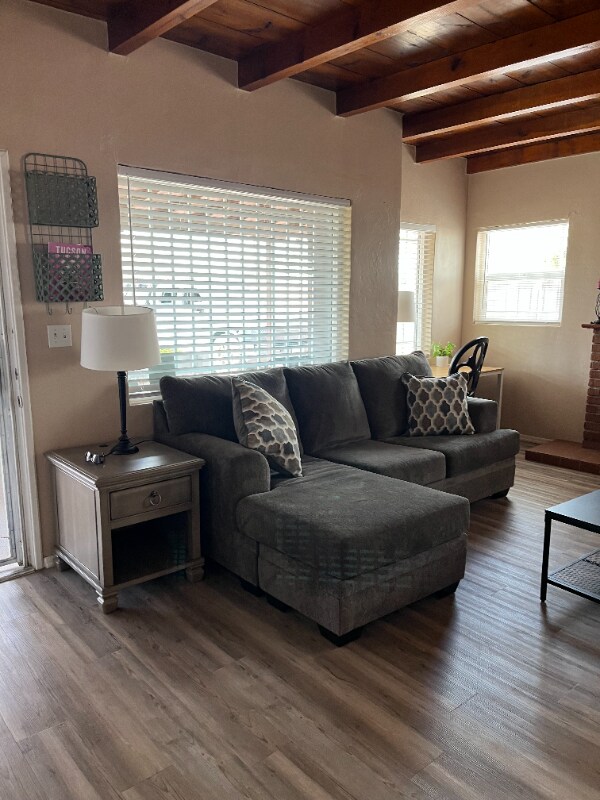 Foto del edificio - 2618 N Edith Blvd
