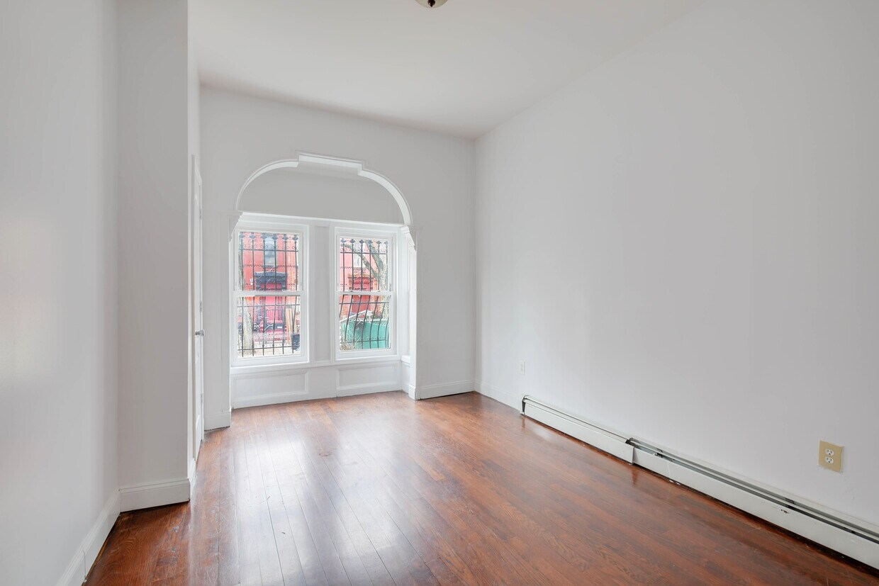 Primary Photo - 1036 Jefferson Ave