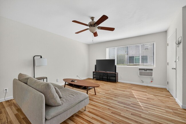 Building Photo - Cute and cozy Chula Vista 2bed/1bath condo available!