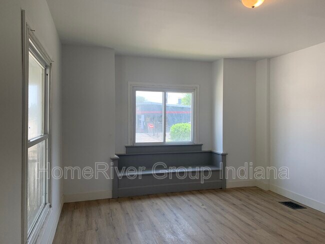 Foto del edificio - 229 W 38th St