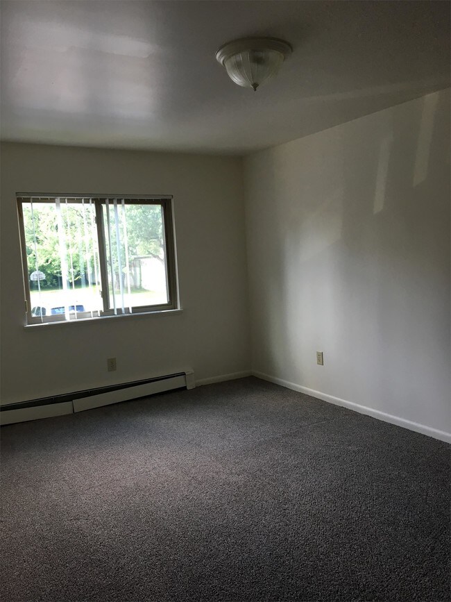 Building Photo - 401 E Willard Ave