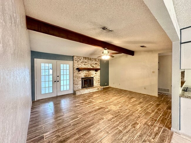 Building Photo - Price Drop!  Viewable Now!  Small Dogs Acc...