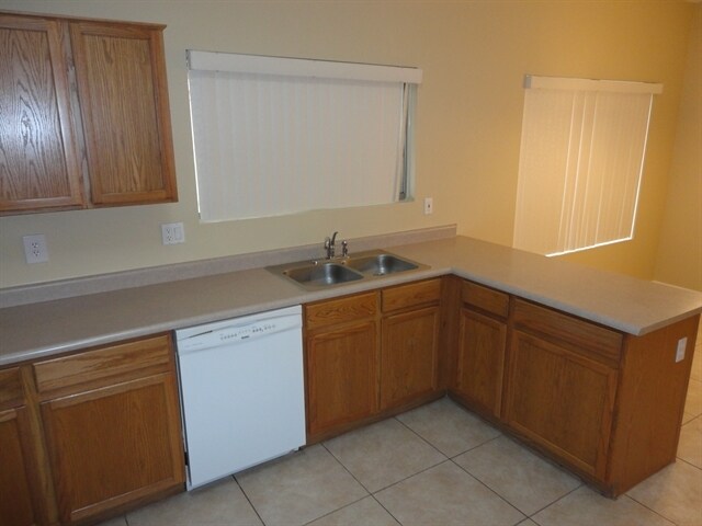 Foto del edificio - 10657 E Enid Ave