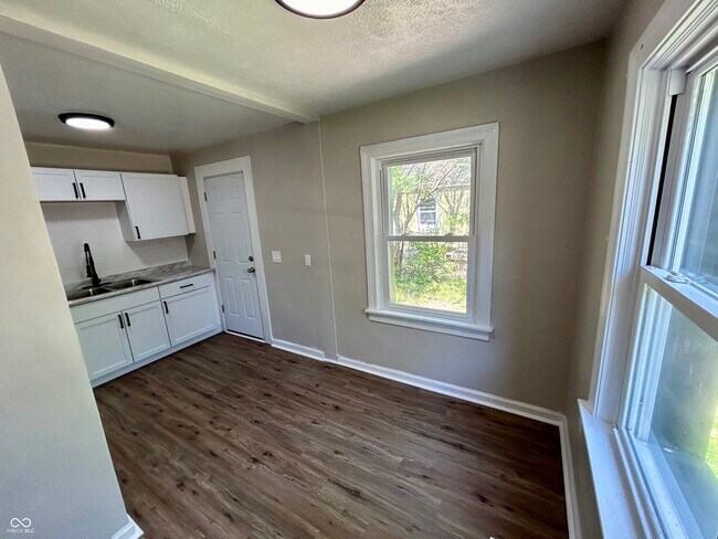 Foto del edificio - 4306 Norwaldo Ave