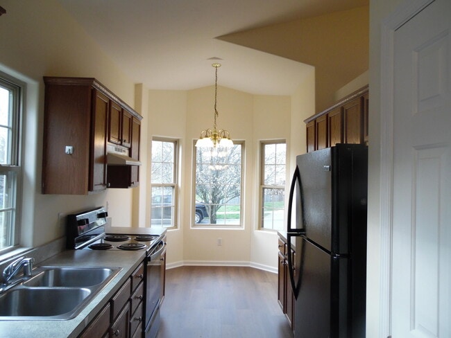 Foto del edificio - 3005 Roundway Down Ln