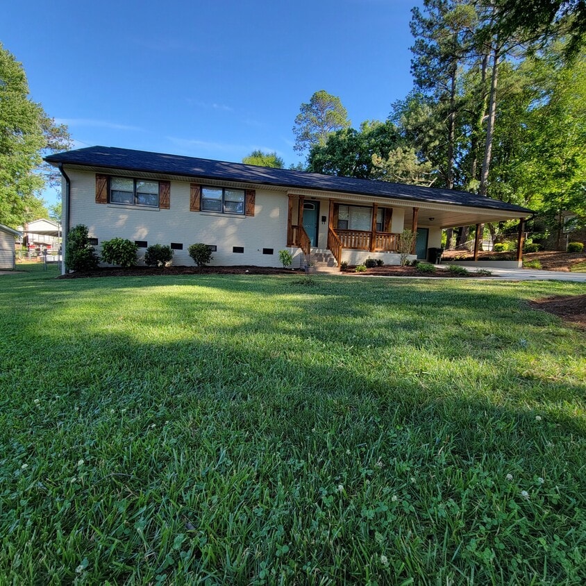 526 Rosemary Ln, Gastonia, NC 28054 House for Rent in Gastonia, NC