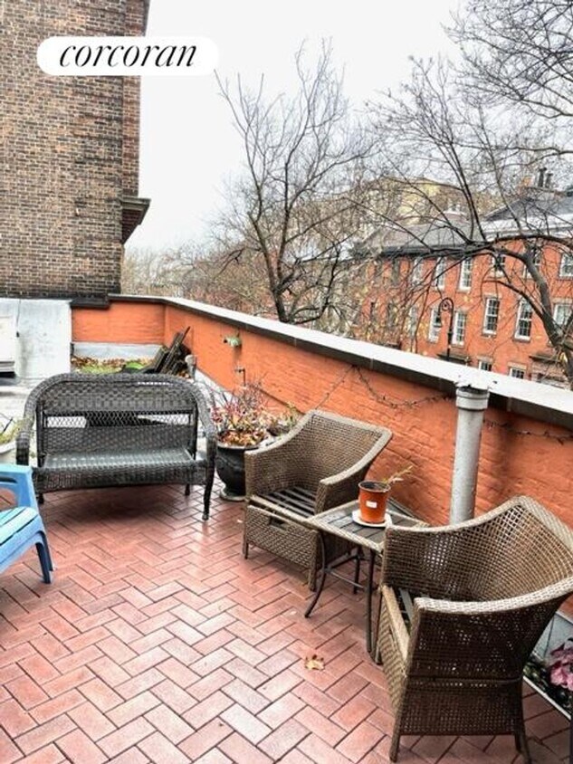 Primary Photo - 262 Hicks St