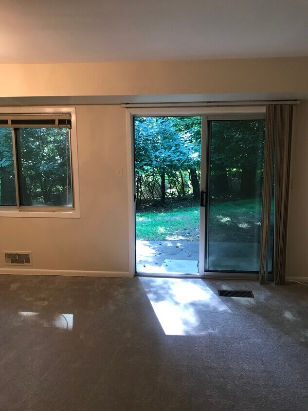 10676 Weymouth St Unit 3, Bethesda, MD 20814 Condo for Rent in Bethesda, MD