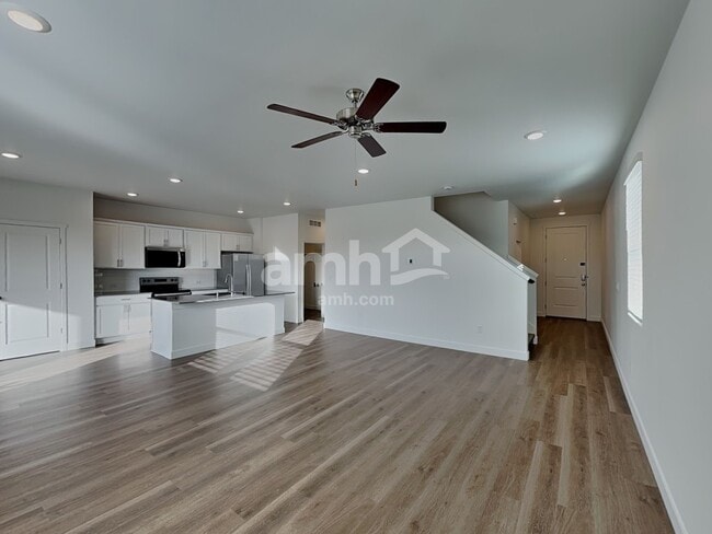 Building Photo - 4712 85th Dr NE