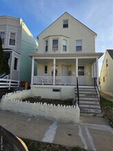 Building Photo - 40 Parsons St