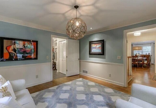 Foto del edificio - 555 Greenland Rd NE