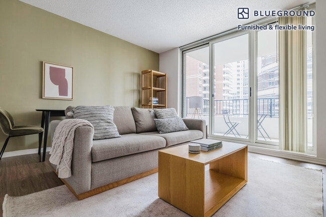 Building Photo - 850 N Randolph St