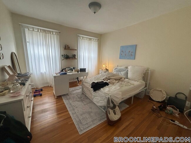 Building Photo - 191 Winthrop Rd