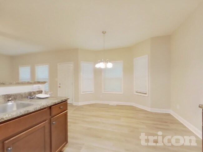 Foto del edificio - 124 Kings Crossing Ct