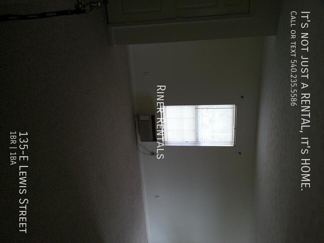 Foto del edificio - 135-E Lewis Street-