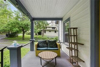 Building Photo - 570 Spencer Rd