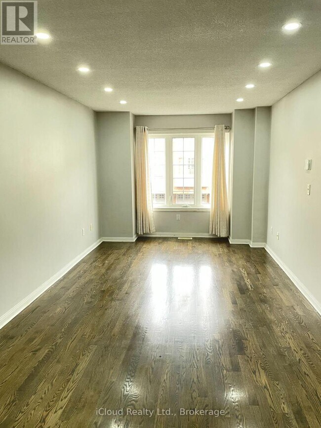Building Photo - 80 Acorn Pl