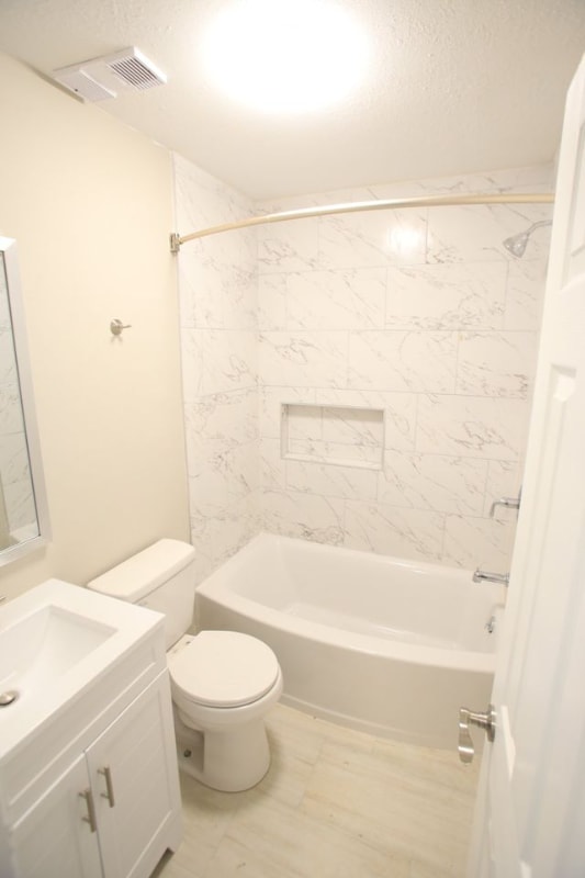 Foto principal - 34 E Ave A