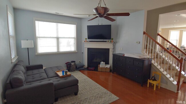 Building Photo - 557 Abbey Fields Loop