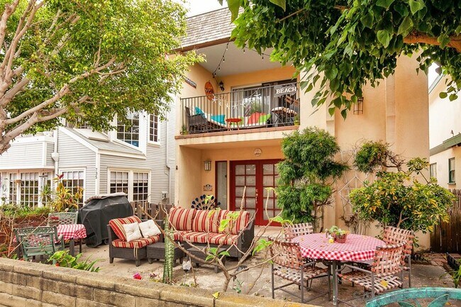 Foto del edificio - 731 Dover Ct